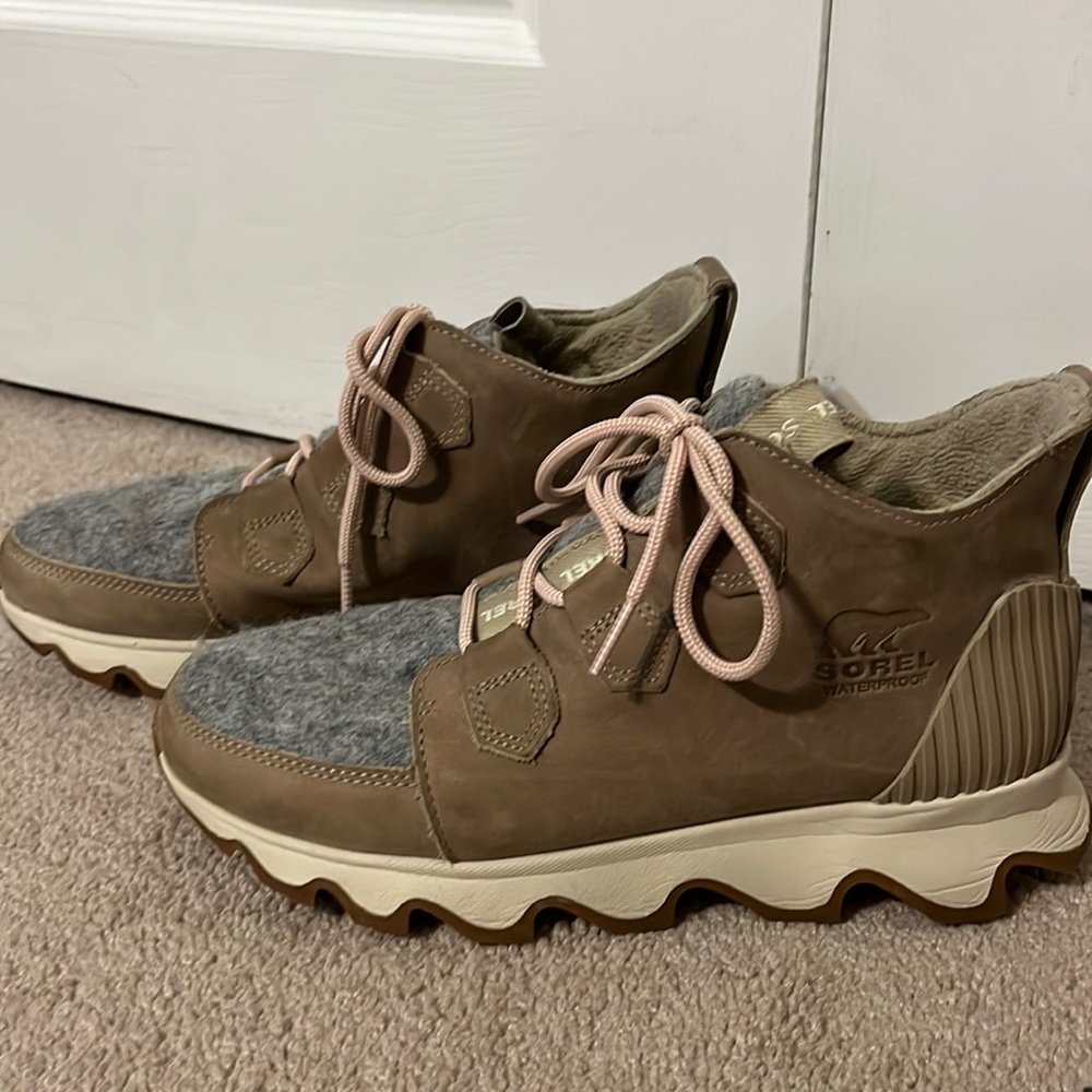 SOREL Kinetic Caribou Snow Boots